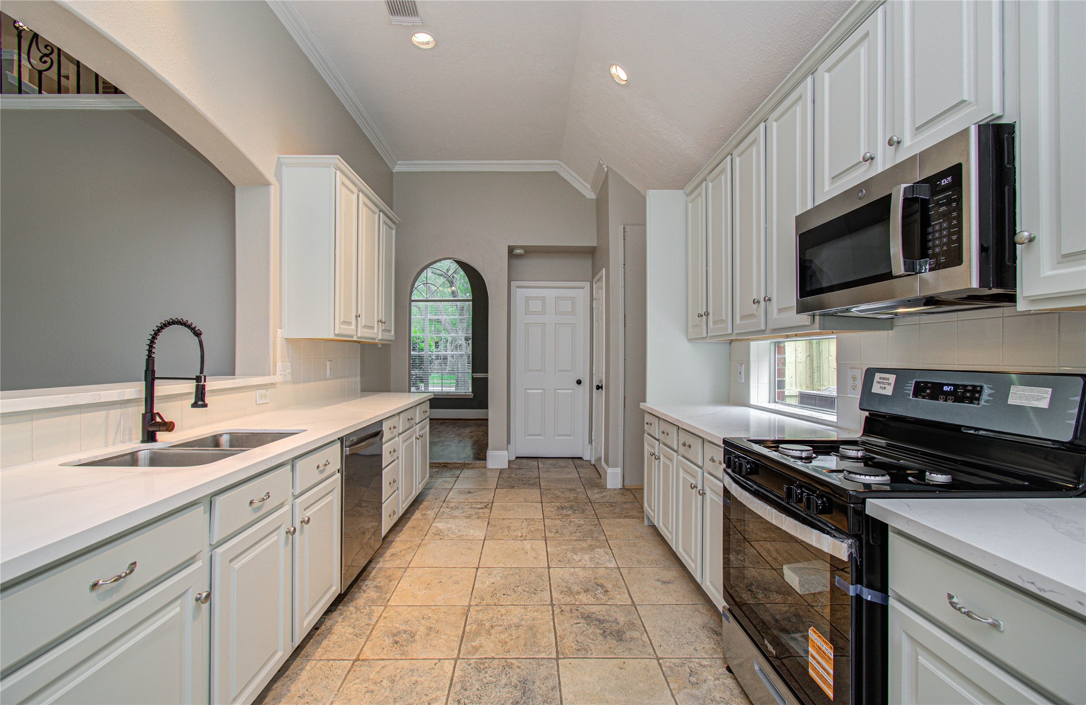 6801 Paigetree Lane, Pearland, TX 77584