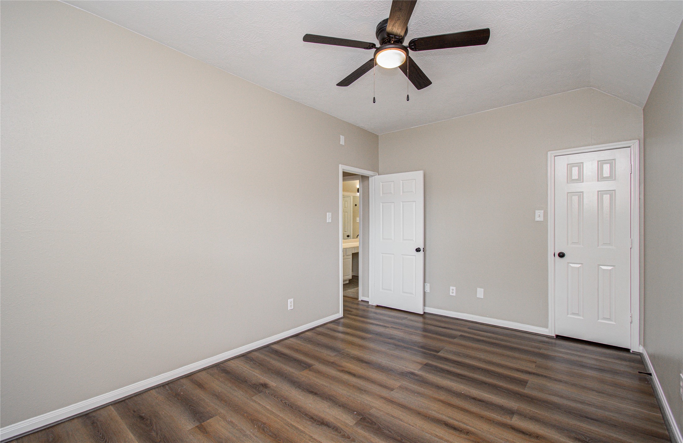 6801 Paigetree Lane, Pearland, TX 77584