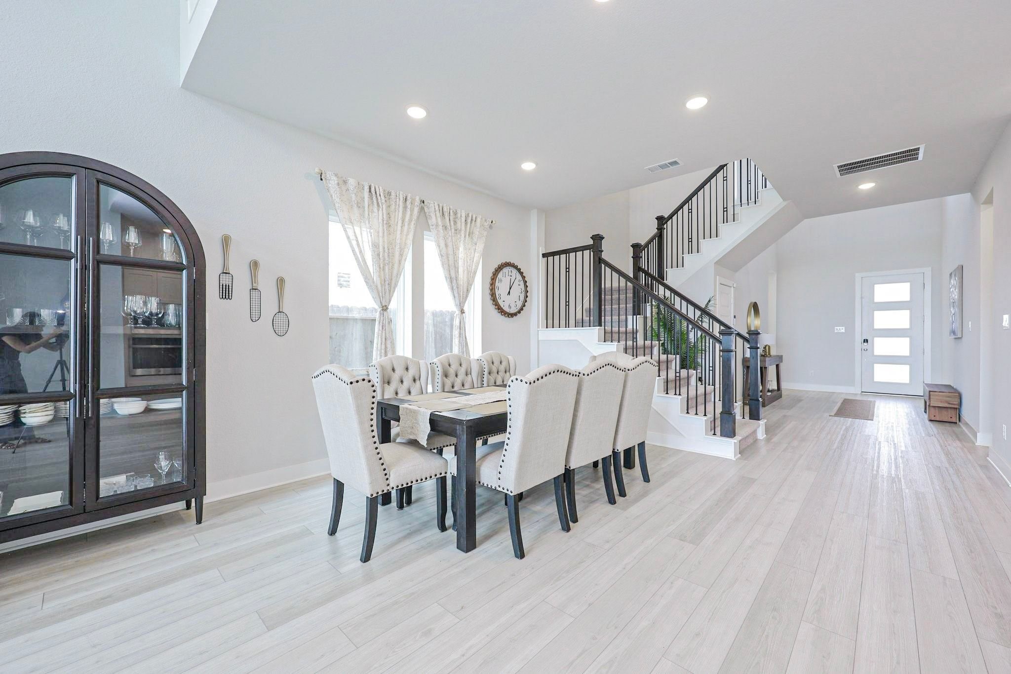 Elegant and spacious dining area apt for 8 seating table. The two large windows provide more natural light.