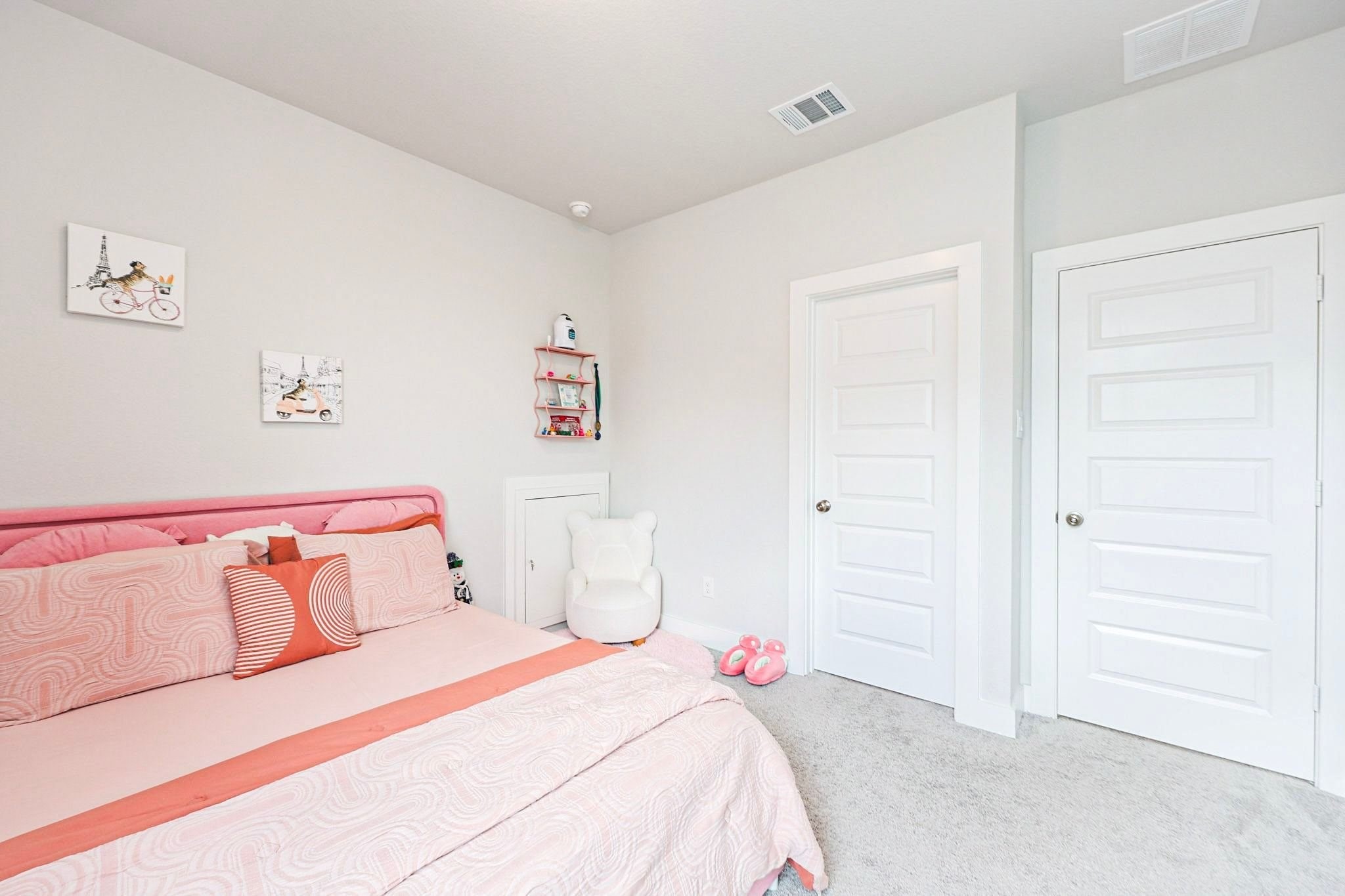 4th bedroom upstairs with ensuite bathroom!