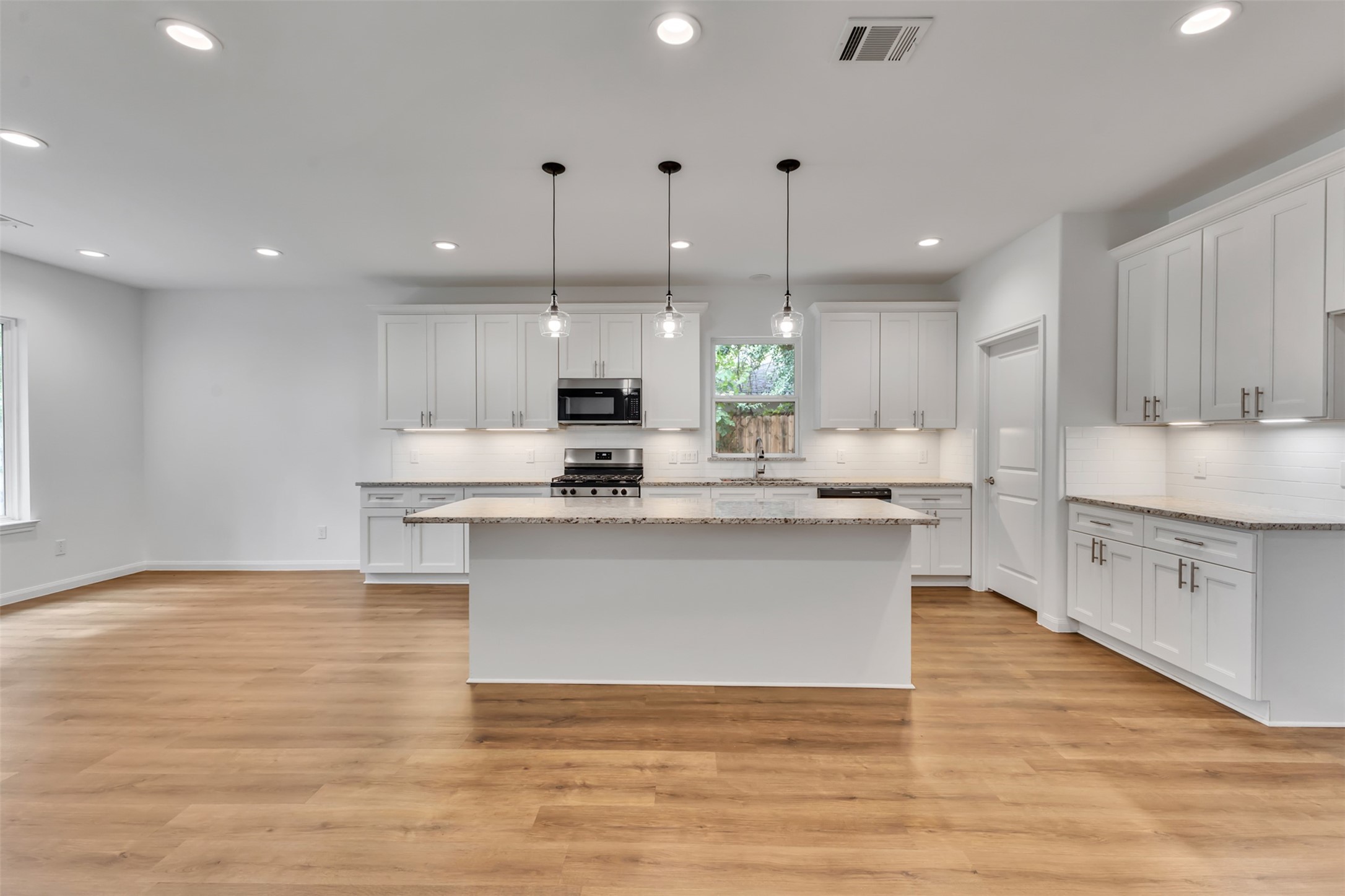 6405 Carver Avenue, Texas City, TX 77591
