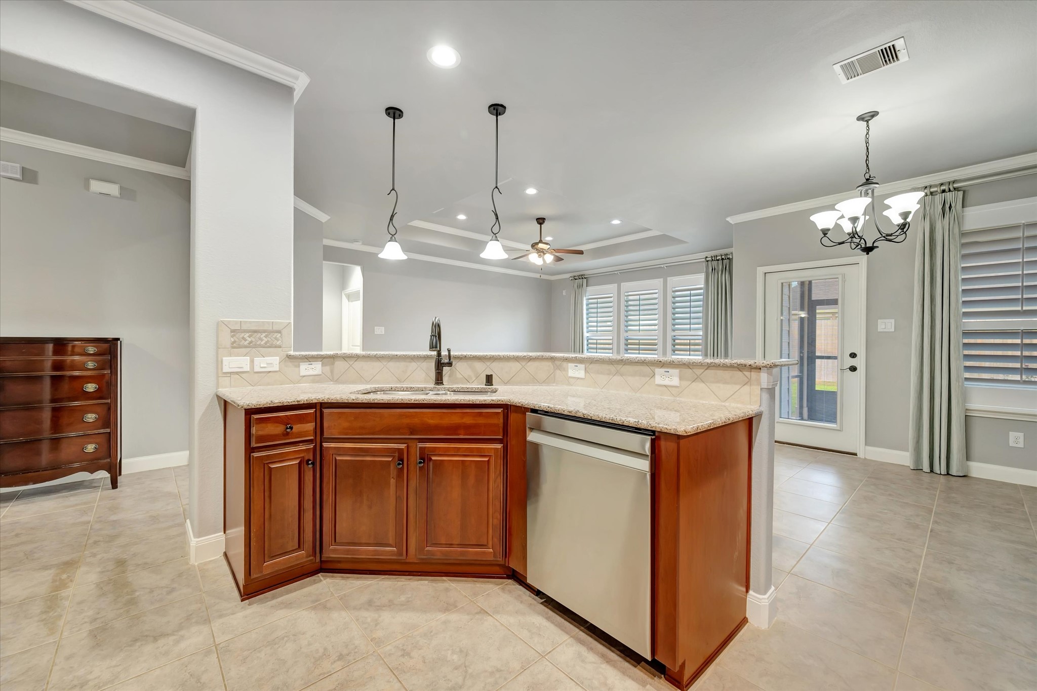 1541 Tuscan Village Drive, League City, TX 77573