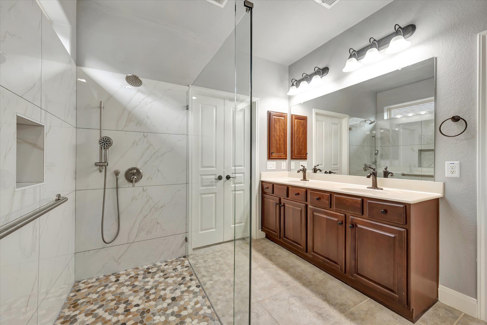 1541 Tuscan Village Drive, League City, TX 77573
