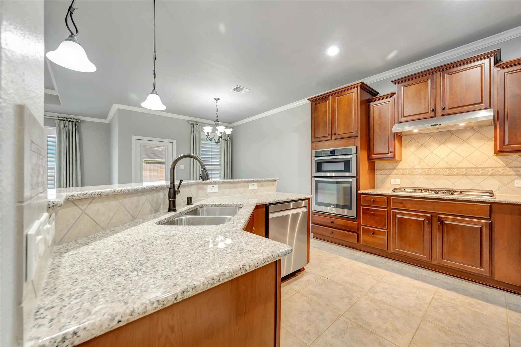 1541 Tuscan Village Drive, League City, TX 77573