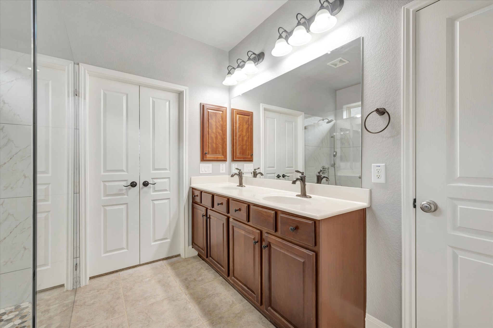 1541 Tuscan Village Drive, League City, TX 77573