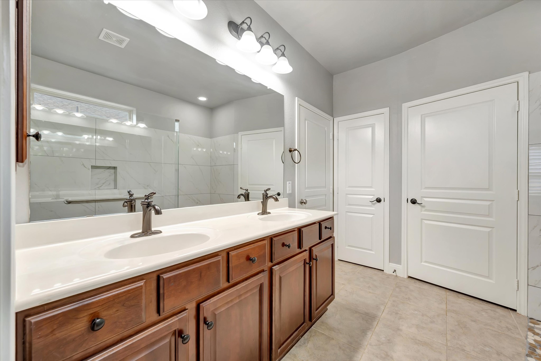 1541 Tuscan Village Drive, League City, TX 77573