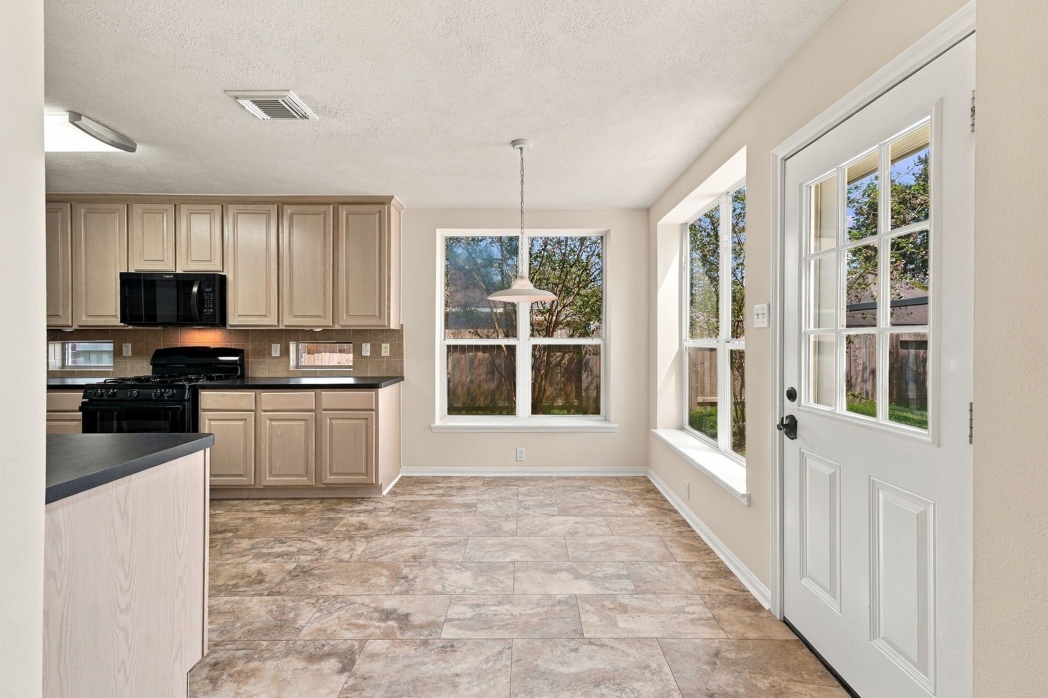 10 Orchid Grove Place, Conroe, TX 77385