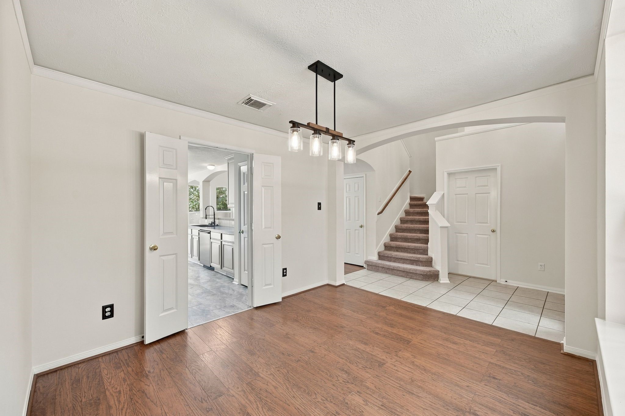 10 Orchid Grove Place, Conroe, TX 77385