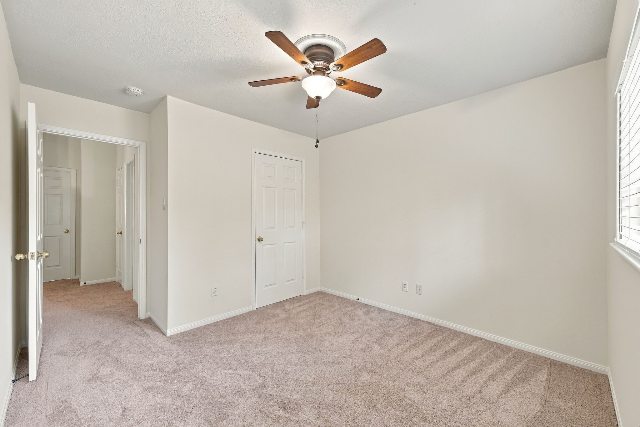 10 Orchid Grove Place, Conroe, TX 77385