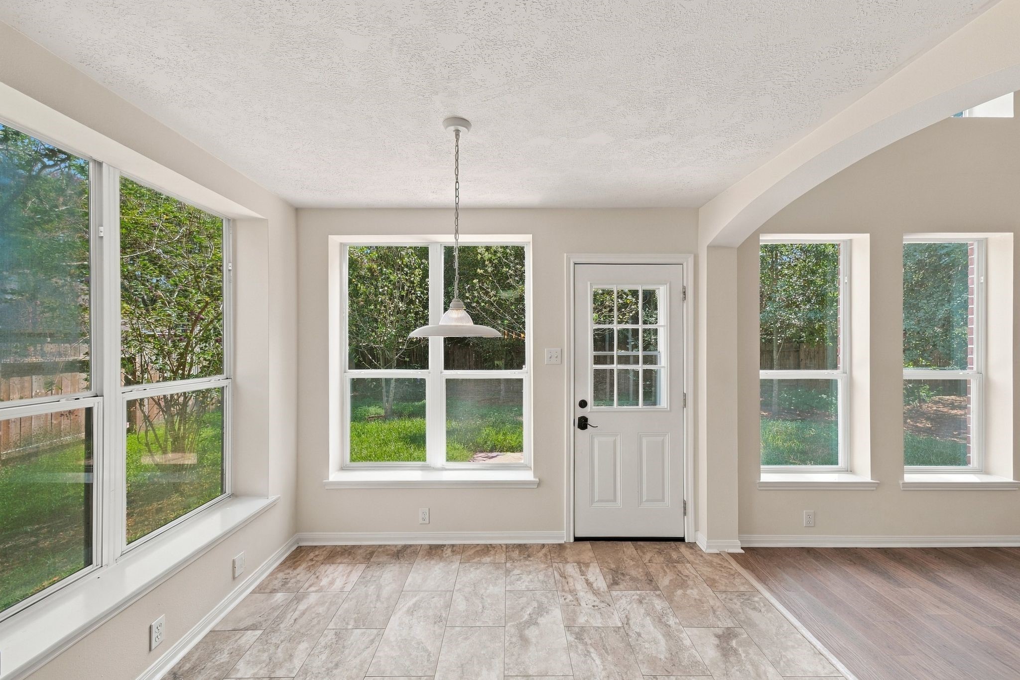 10 Orchid Grove Place, Conroe, TX 77385