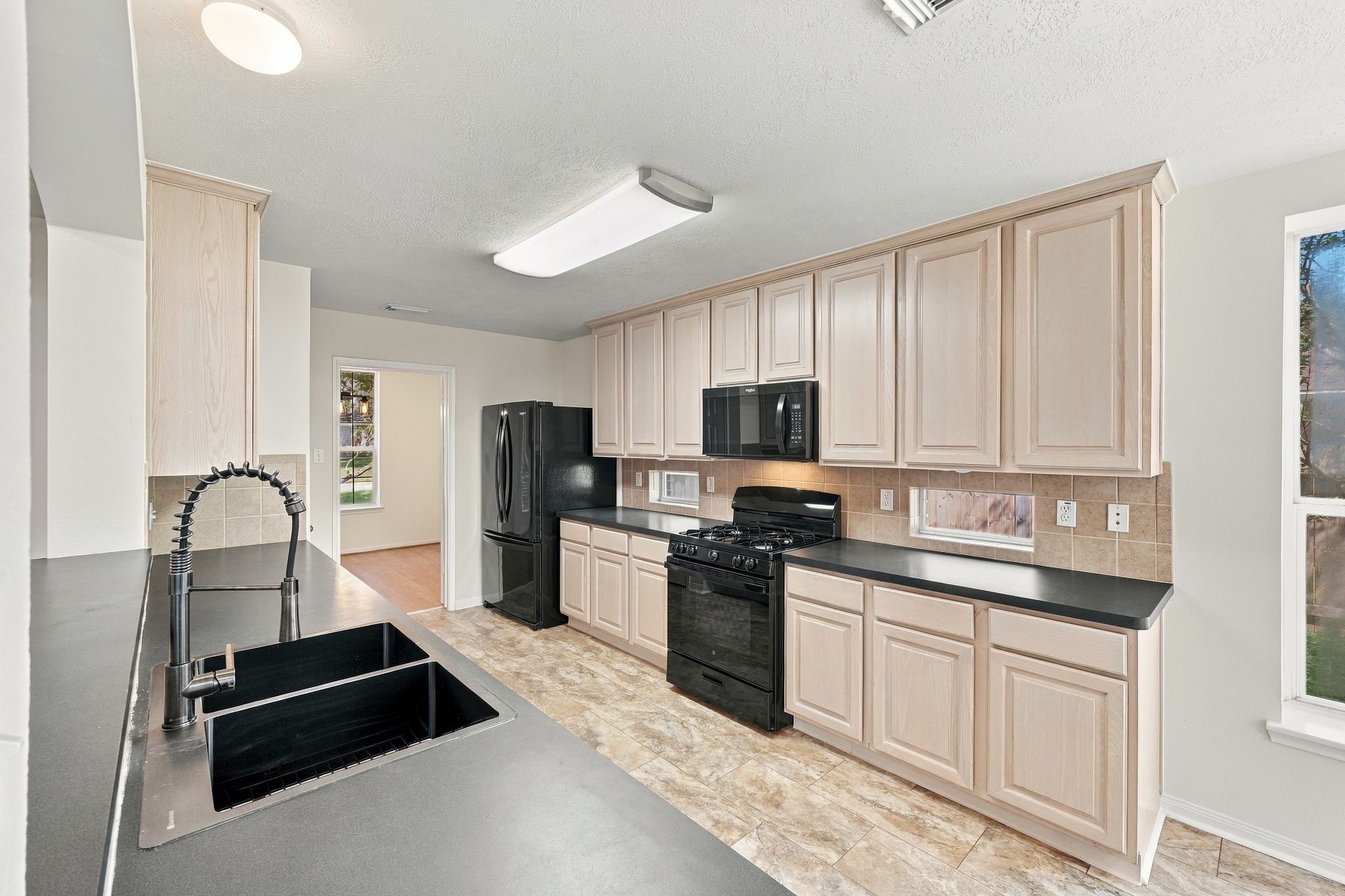10 Orchid Grove Place, Conroe, TX 77385