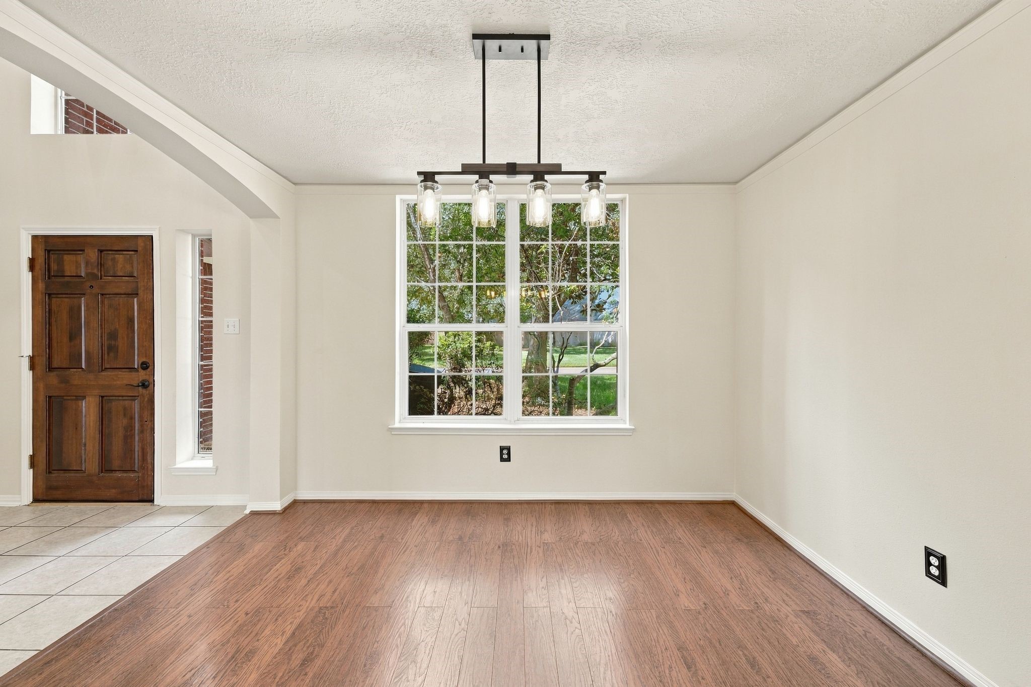10 Orchid Grove Place, Conroe, TX 77385