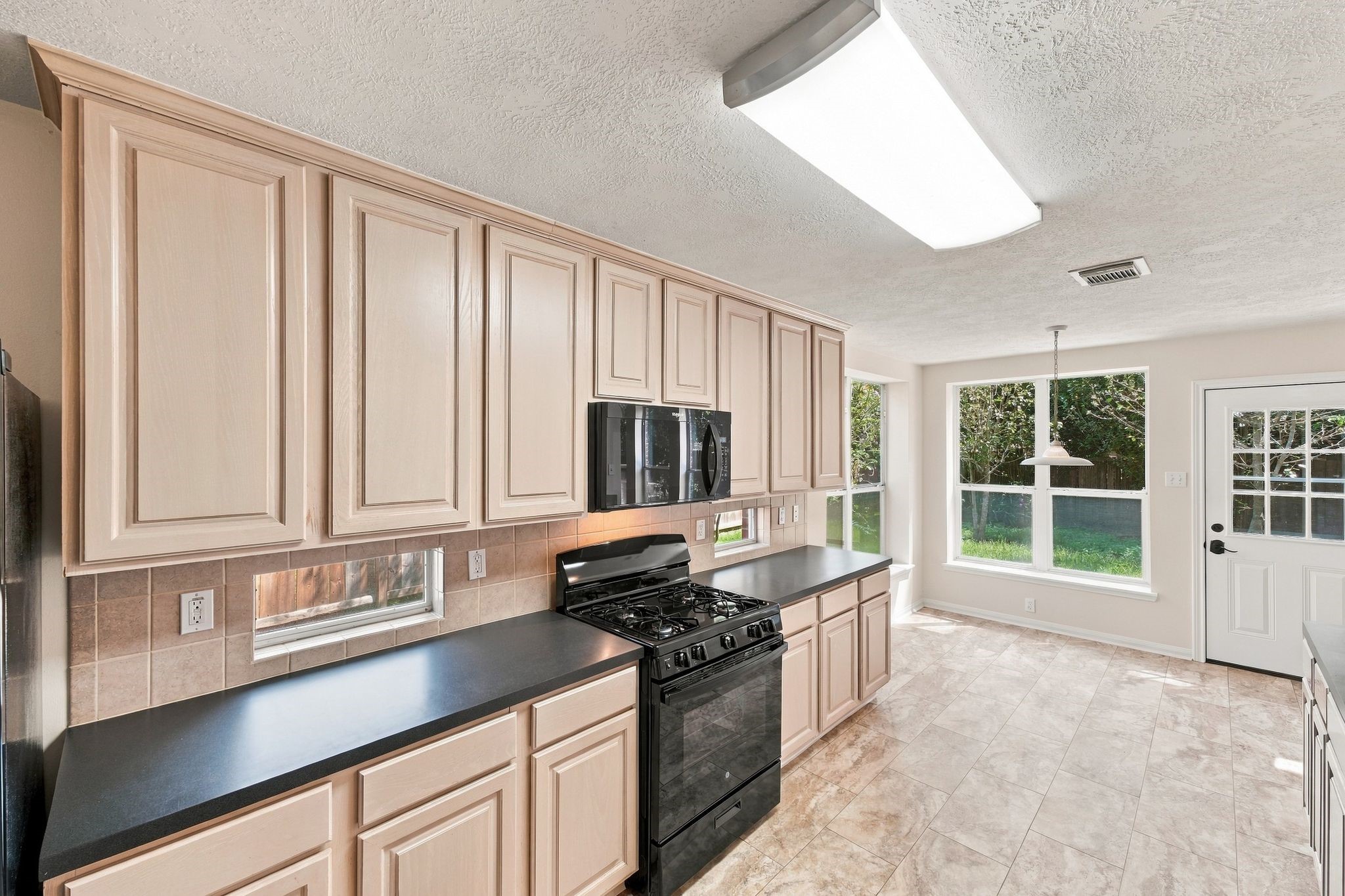 10 Orchid Grove Place, Conroe, TX 77385