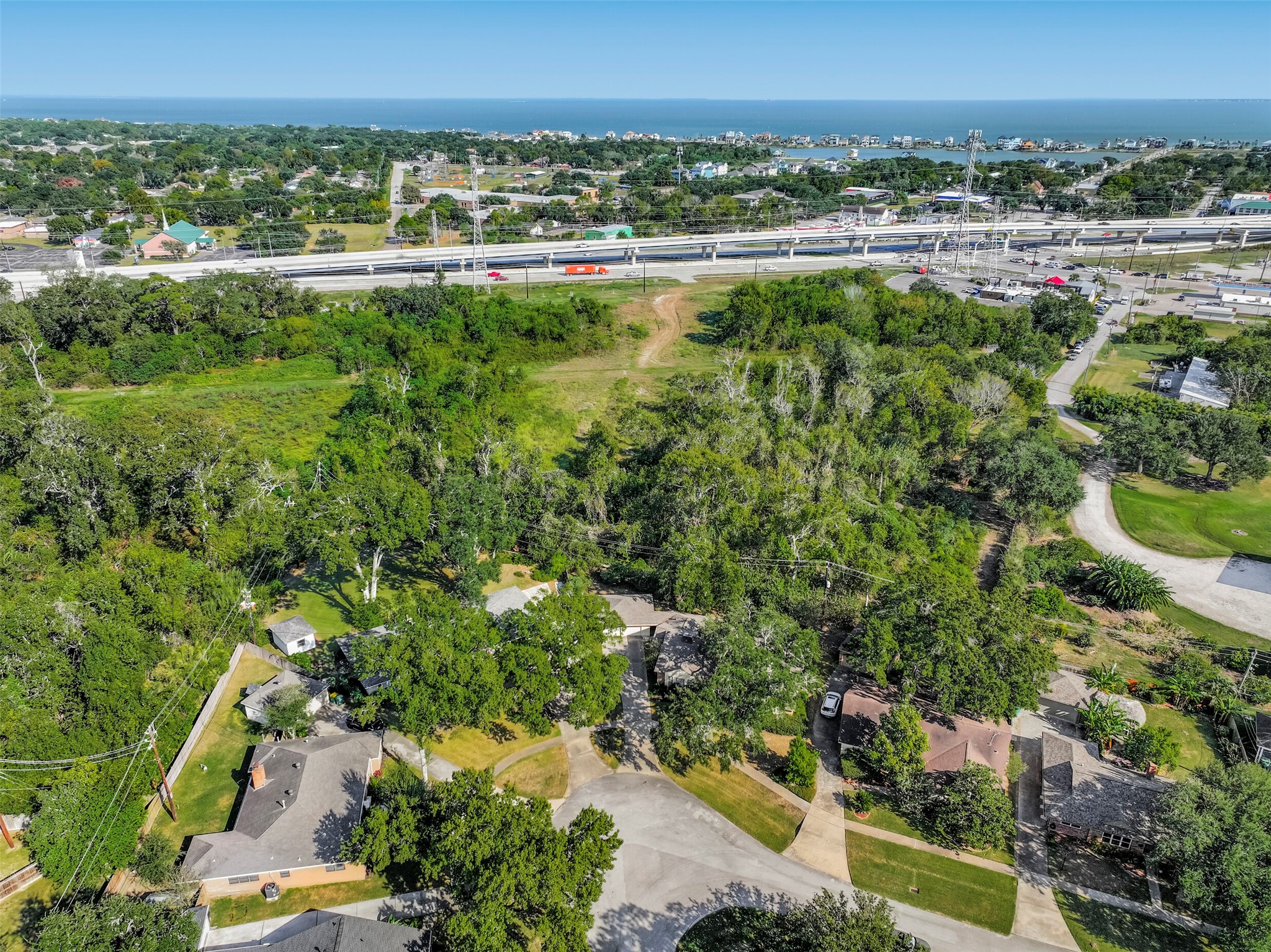 Aerial photos help you see the proximity to Hwy 146 and to Galveston Bay Aerial photos help you see the proximity to Hwy 146 and to Galveston Bay