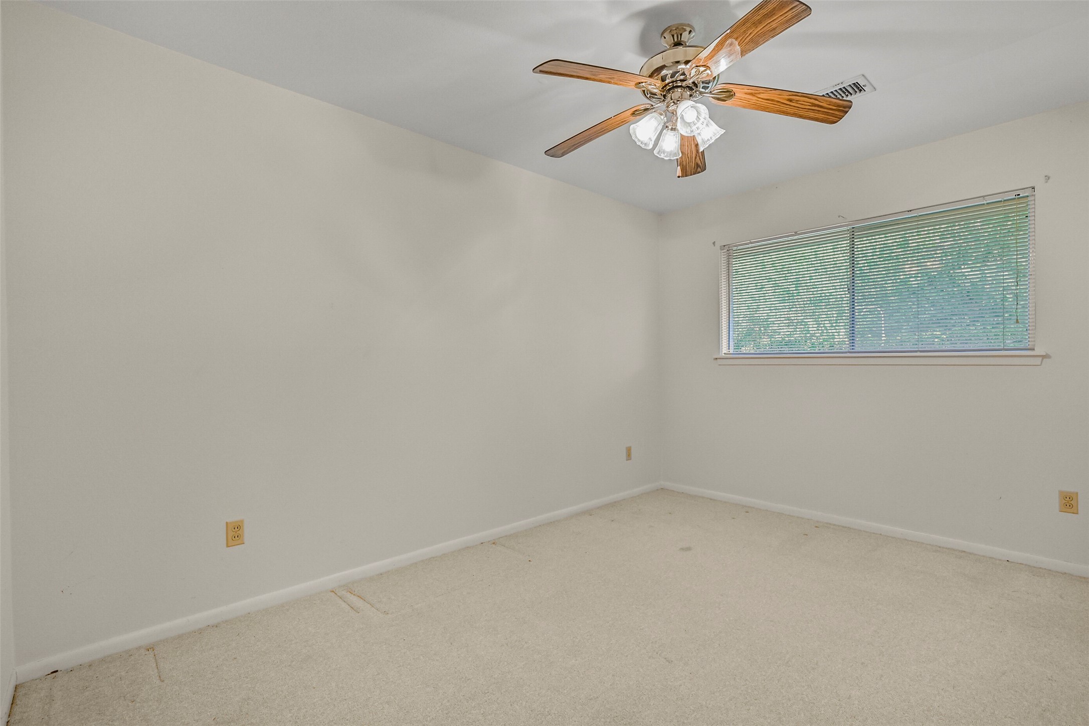 2101 Willow Dell Drive, Seabrook, TX 77586