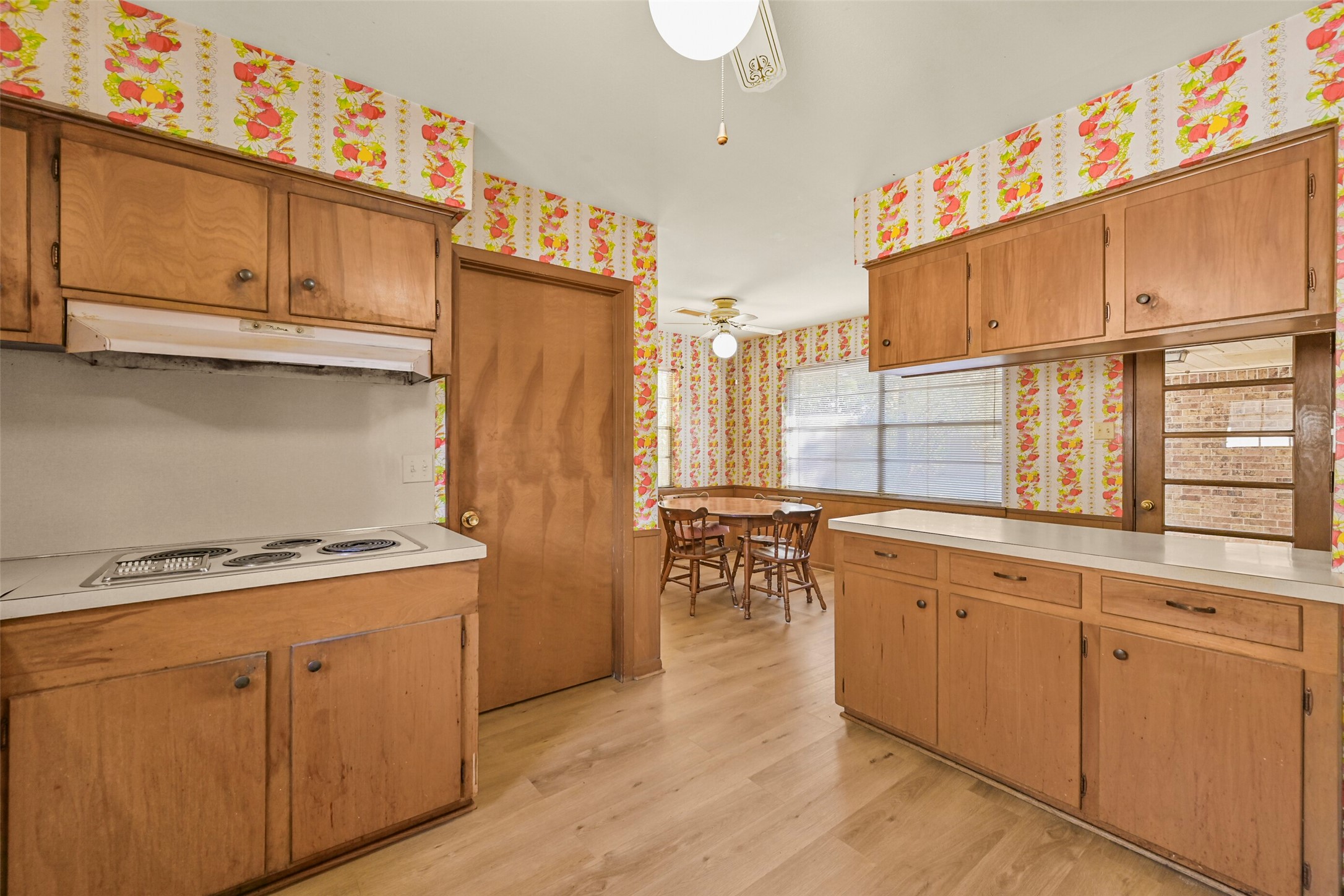 2101 Willow Dell Drive, Seabrook, TX 77586