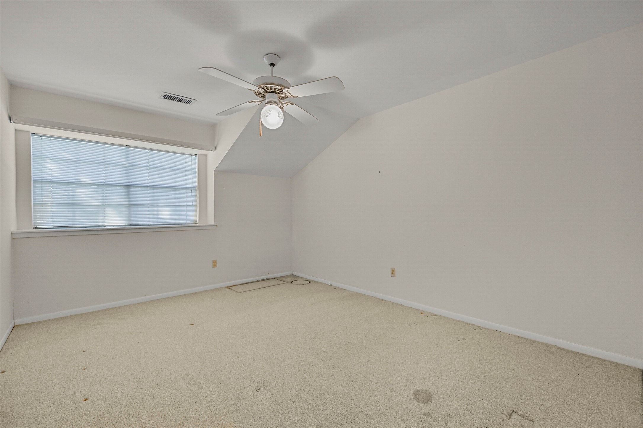 2101 Willow Dell Drive, Seabrook, TX 77586