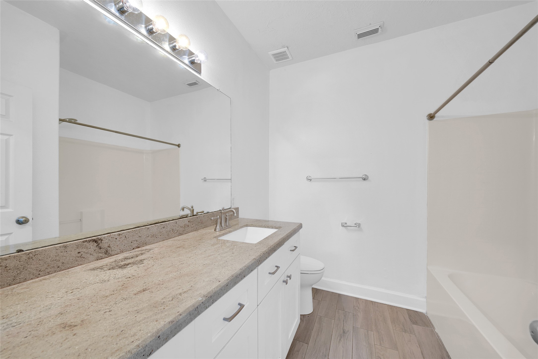 2nd Bathroom