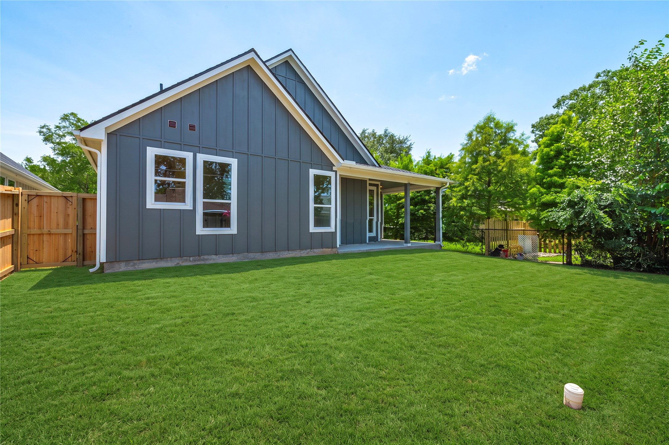 2410 28th Ave N, Texas City, TX 77590