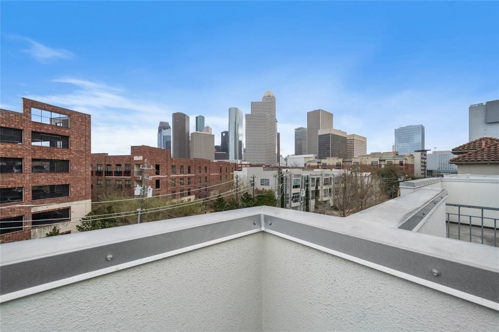 128 Pierce Street, Houston, TX 77002