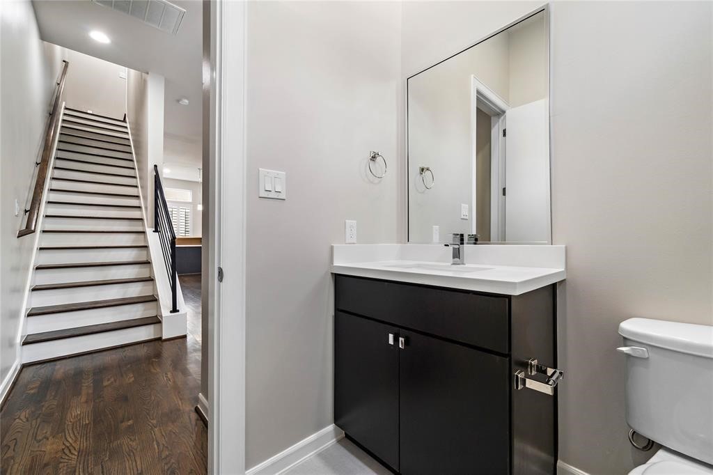 128 Pierce Street, Houston, TX 77002