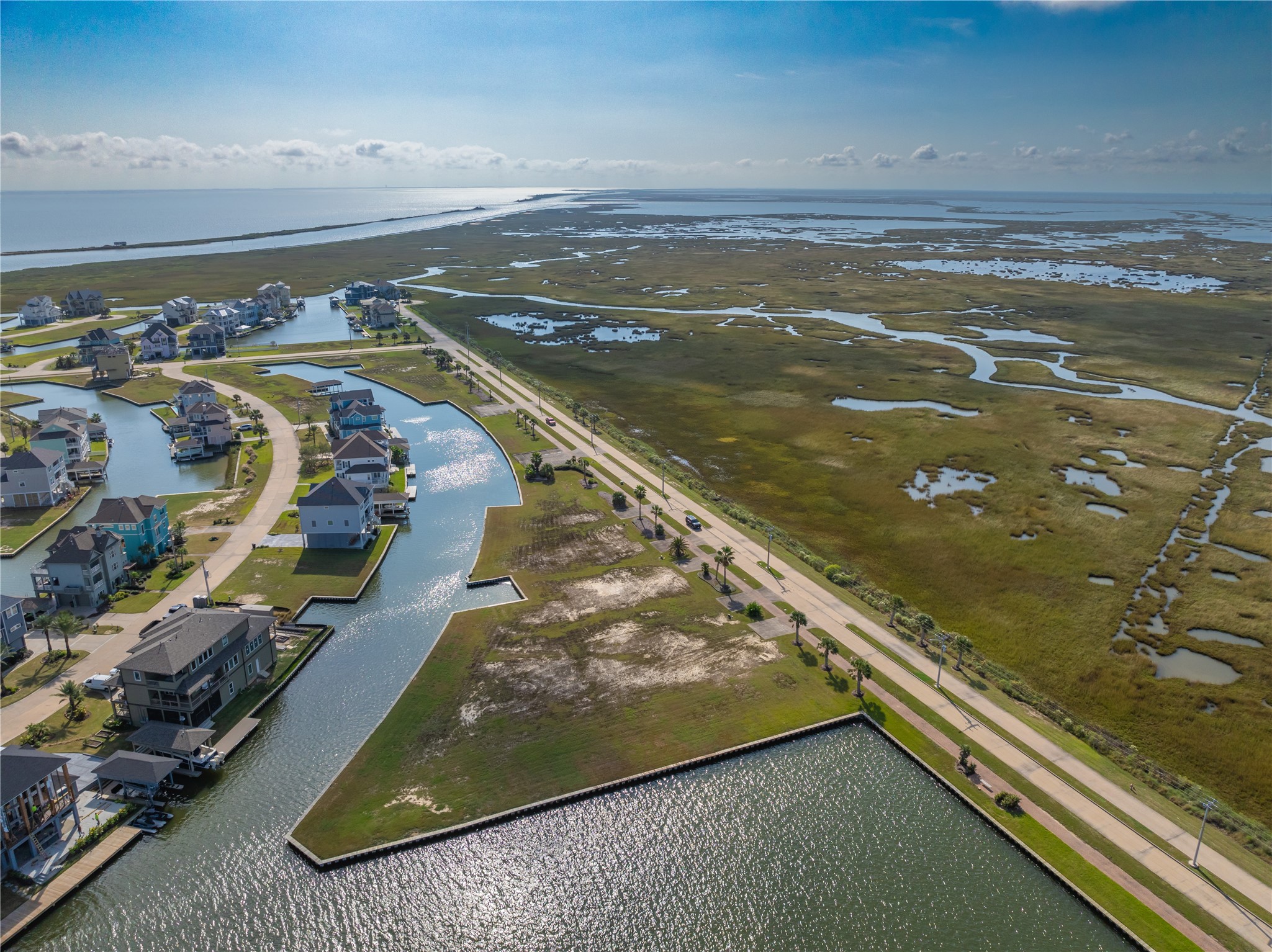 45 Shell Key, Hitchcock, TX 77563