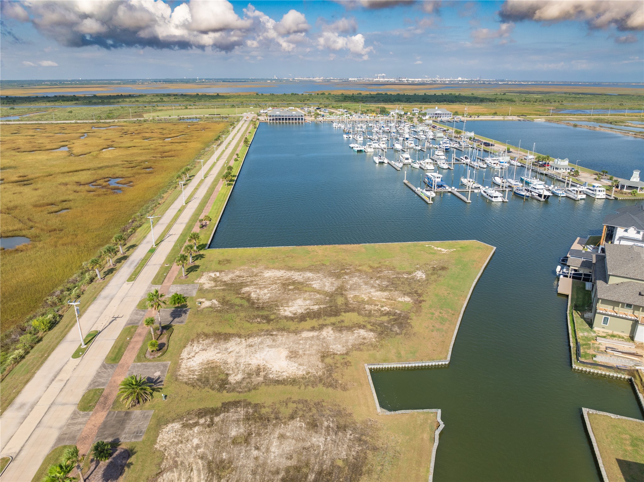 45 Shell Key, Hitchcock, TX 77563