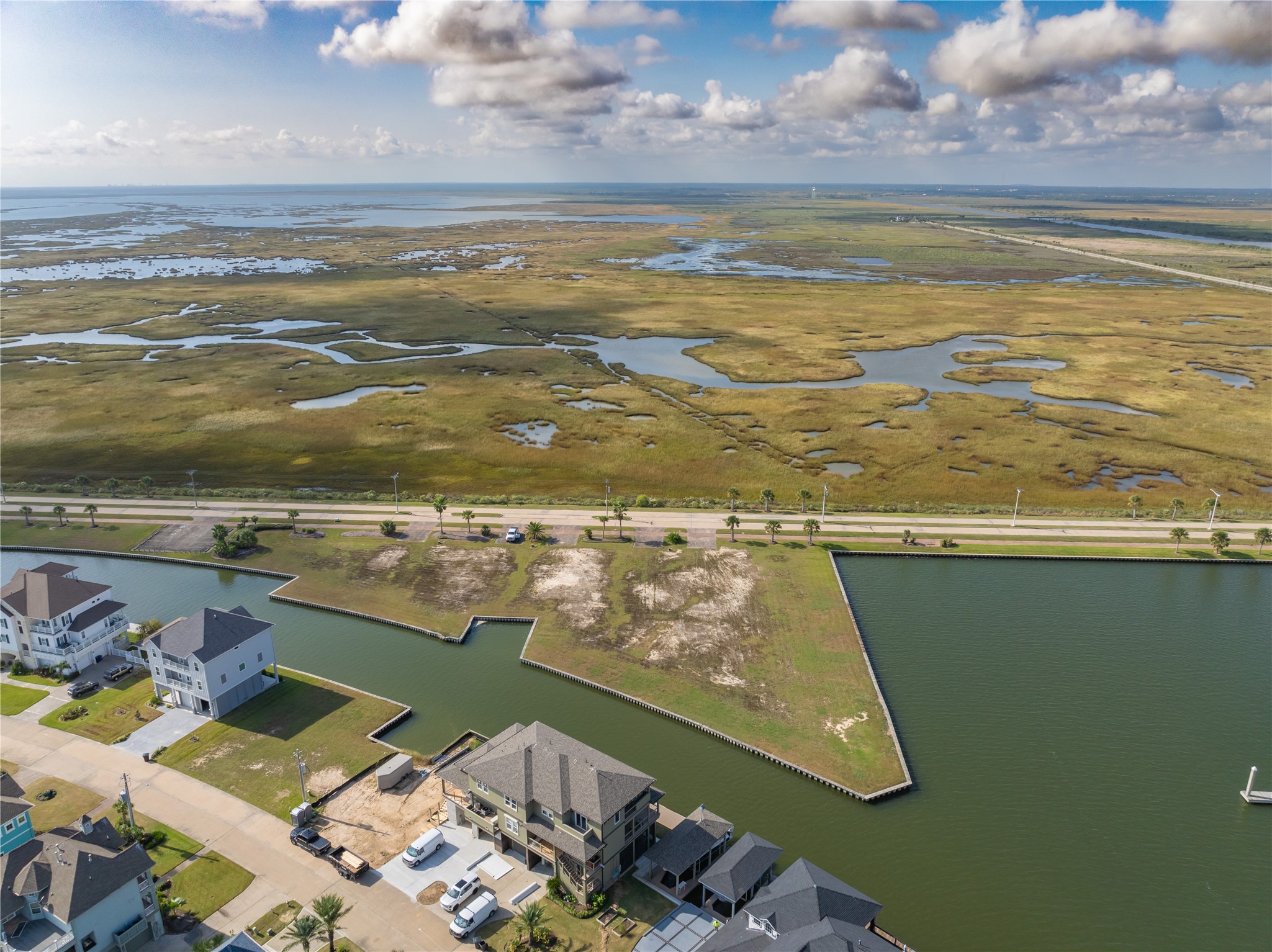 45 Shell Key, Hitchcock, TX 77563