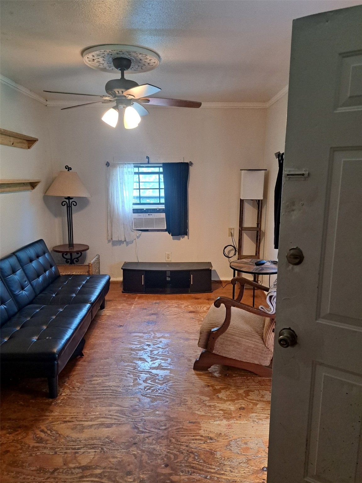 6106 Highway 6, Hitchcock, TX 77563