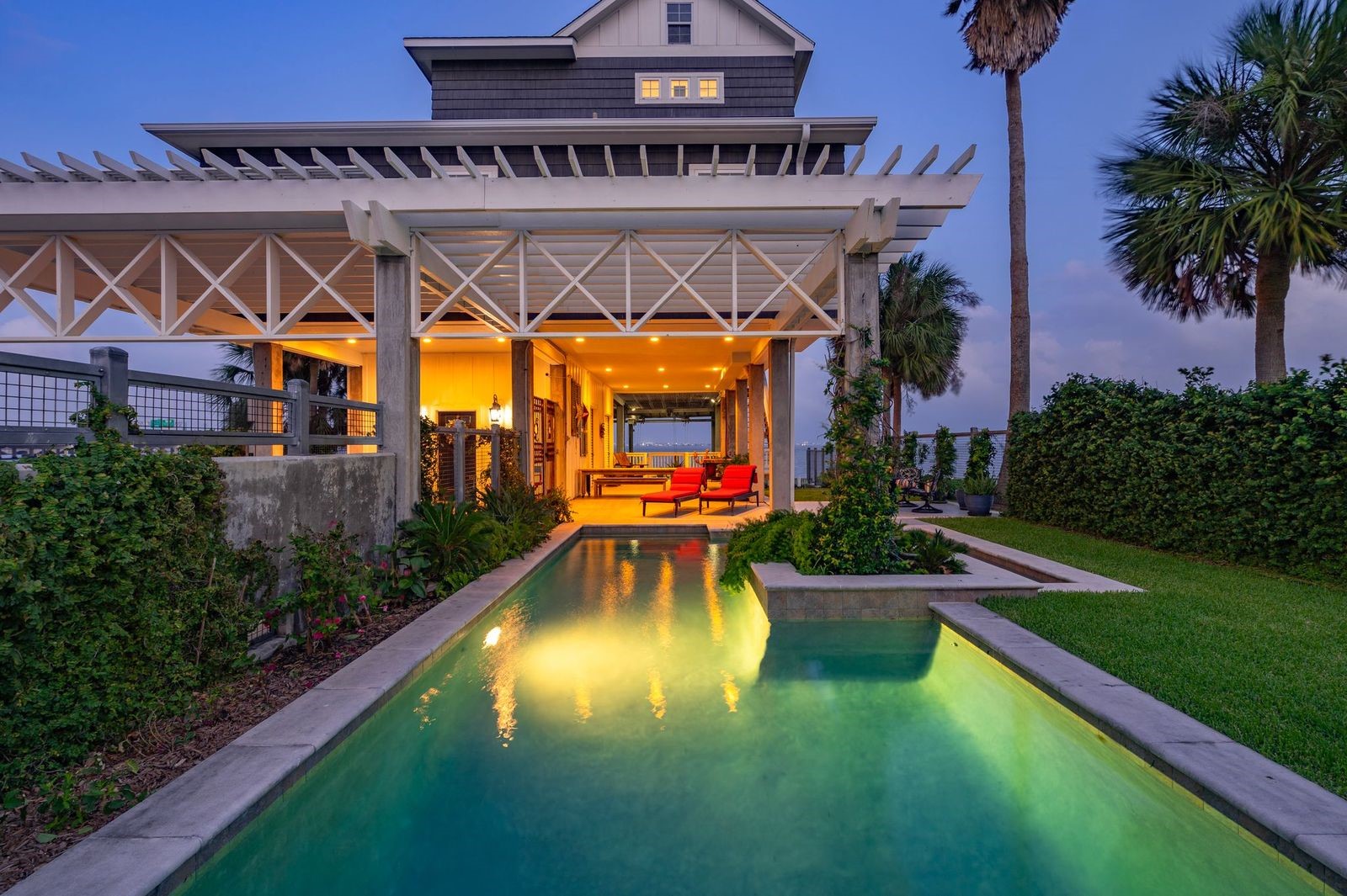 Enjoy Resort Style Living All Year with Heated Swimming Pool! Enjoy Resort Style Living All Year with Heated Swimming Pool!
