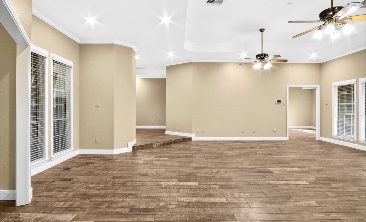 131 Happy Hollow Street, Alvin, TX 77511