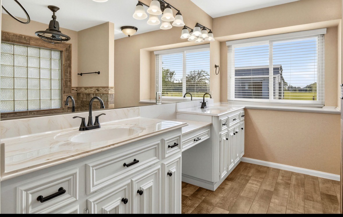 131 Happy Hollow Street, Alvin, TX 77511
