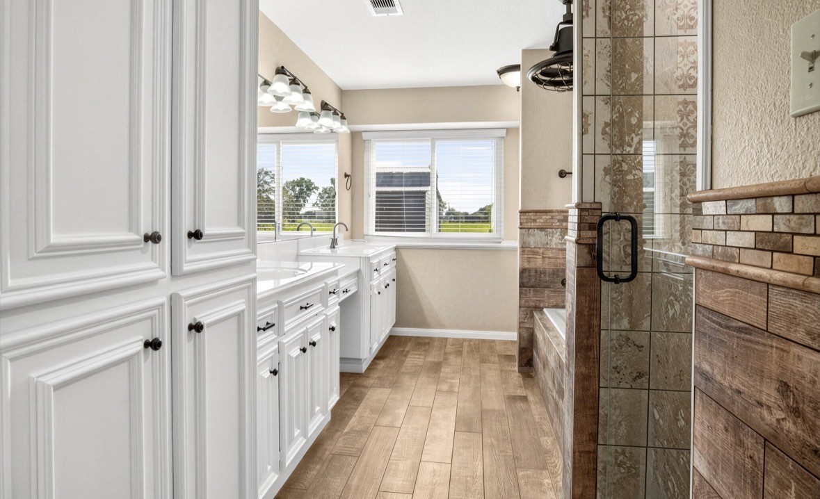 131 Happy Hollow Street, Alvin, TX 77511