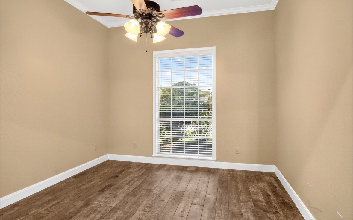 131 Happy Hollow Street, Alvin, TX 77511