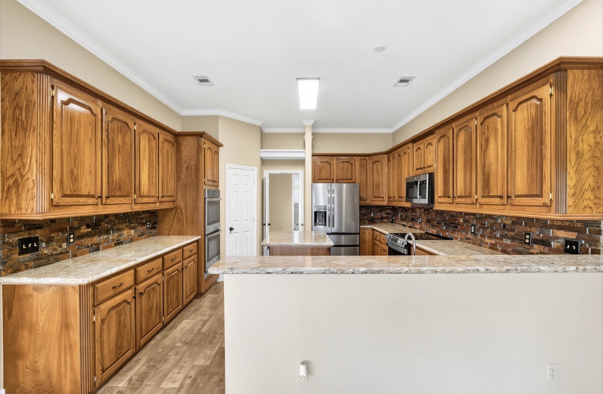 131 Happy Hollow Street, Alvin, TX 77511