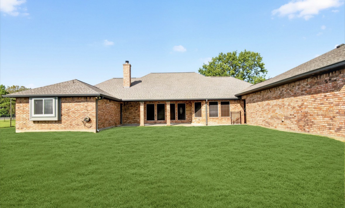 131 Happy Hollow Street, Alvin, TX 77511
