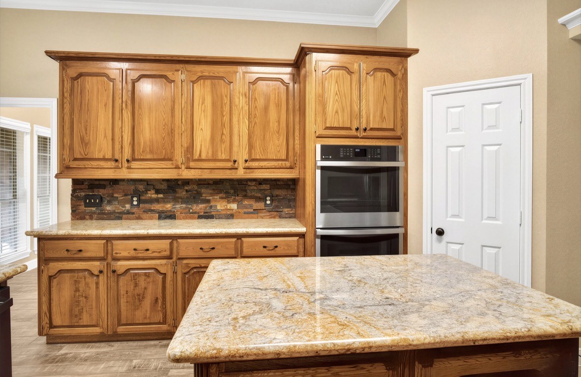 131 Happy Hollow Street, Alvin, TX 77511