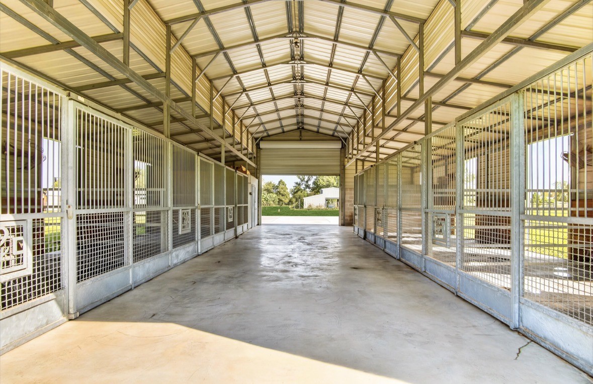 131 Happy Hollow Street, Alvin, TX 77511
