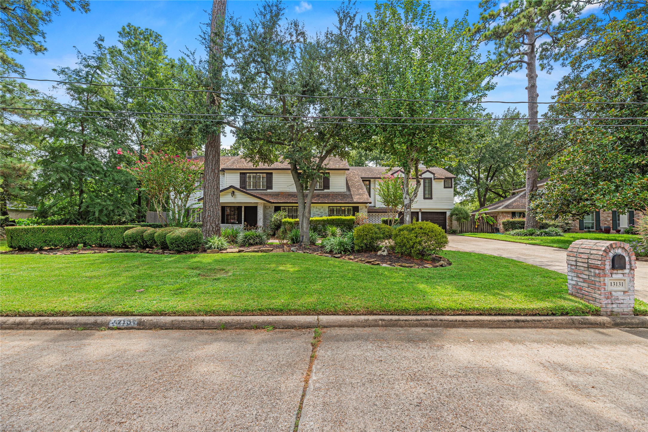 13131 Holston Hills Drive, Houston, TX 77069