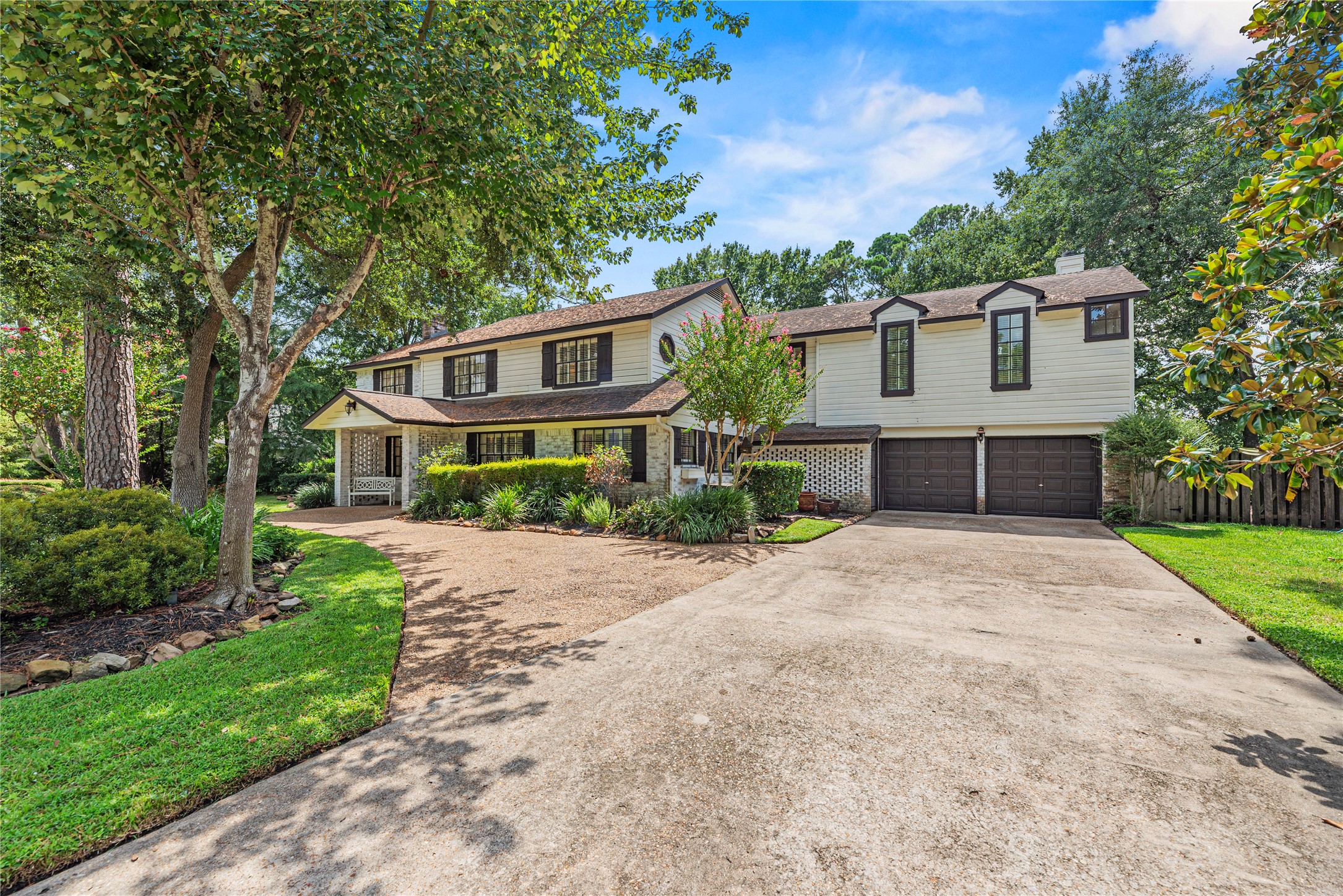 13131 Holston Hills Drive, Houston, TX 77069