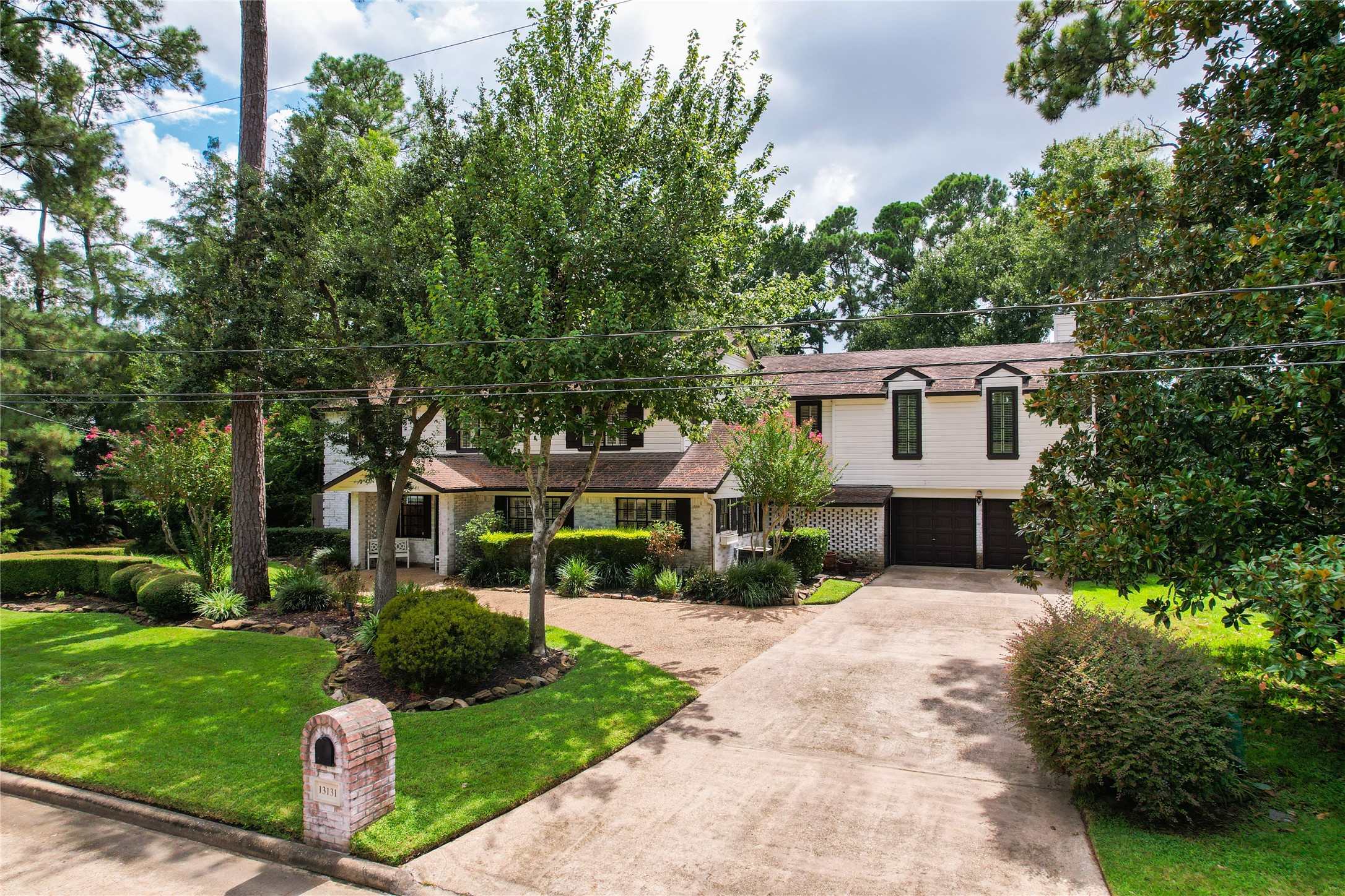 13131 Holston Hills Drive, Houston, TX 77069