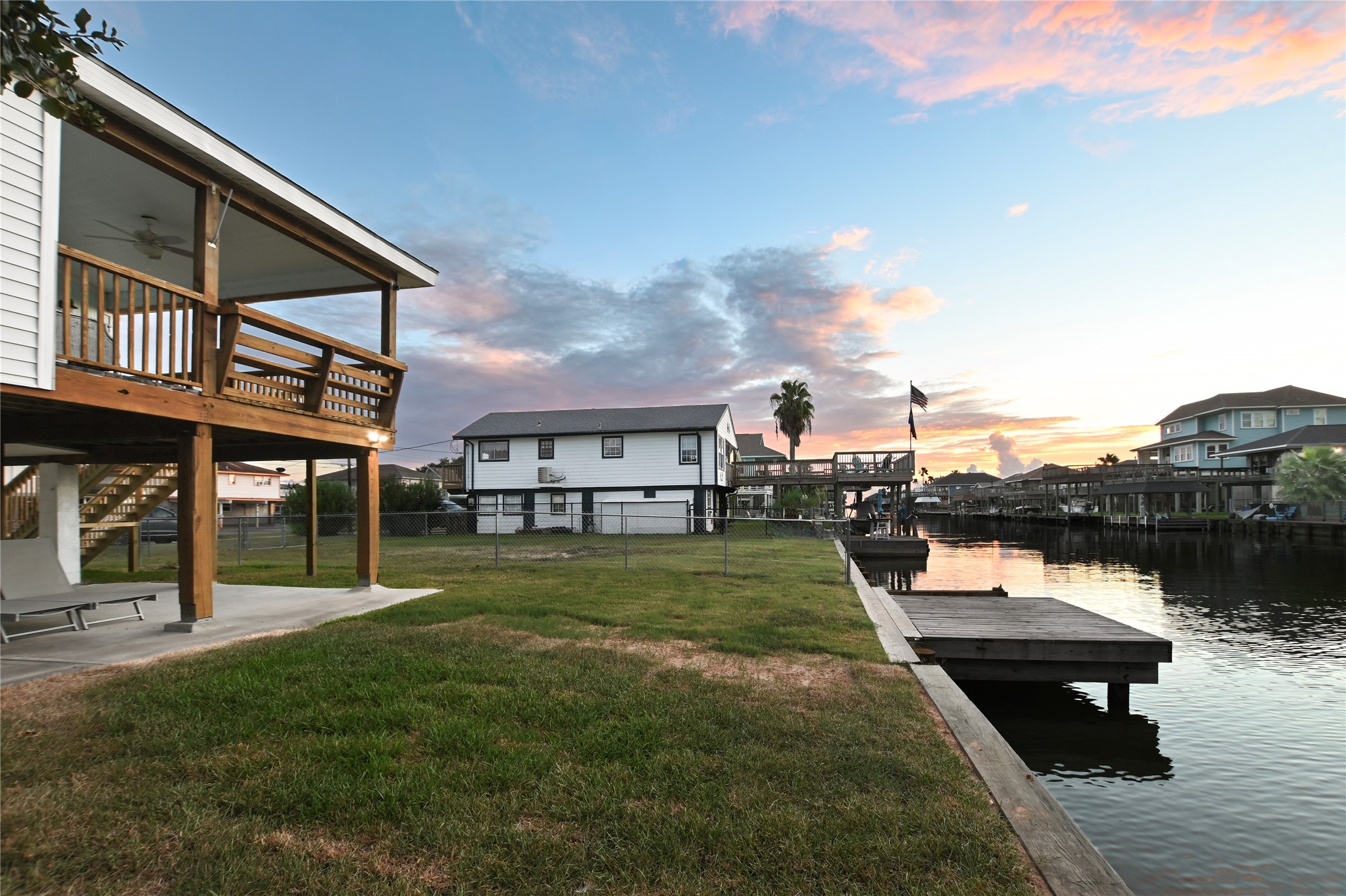 190 Barracuda, Bayou Vista, TX 77563