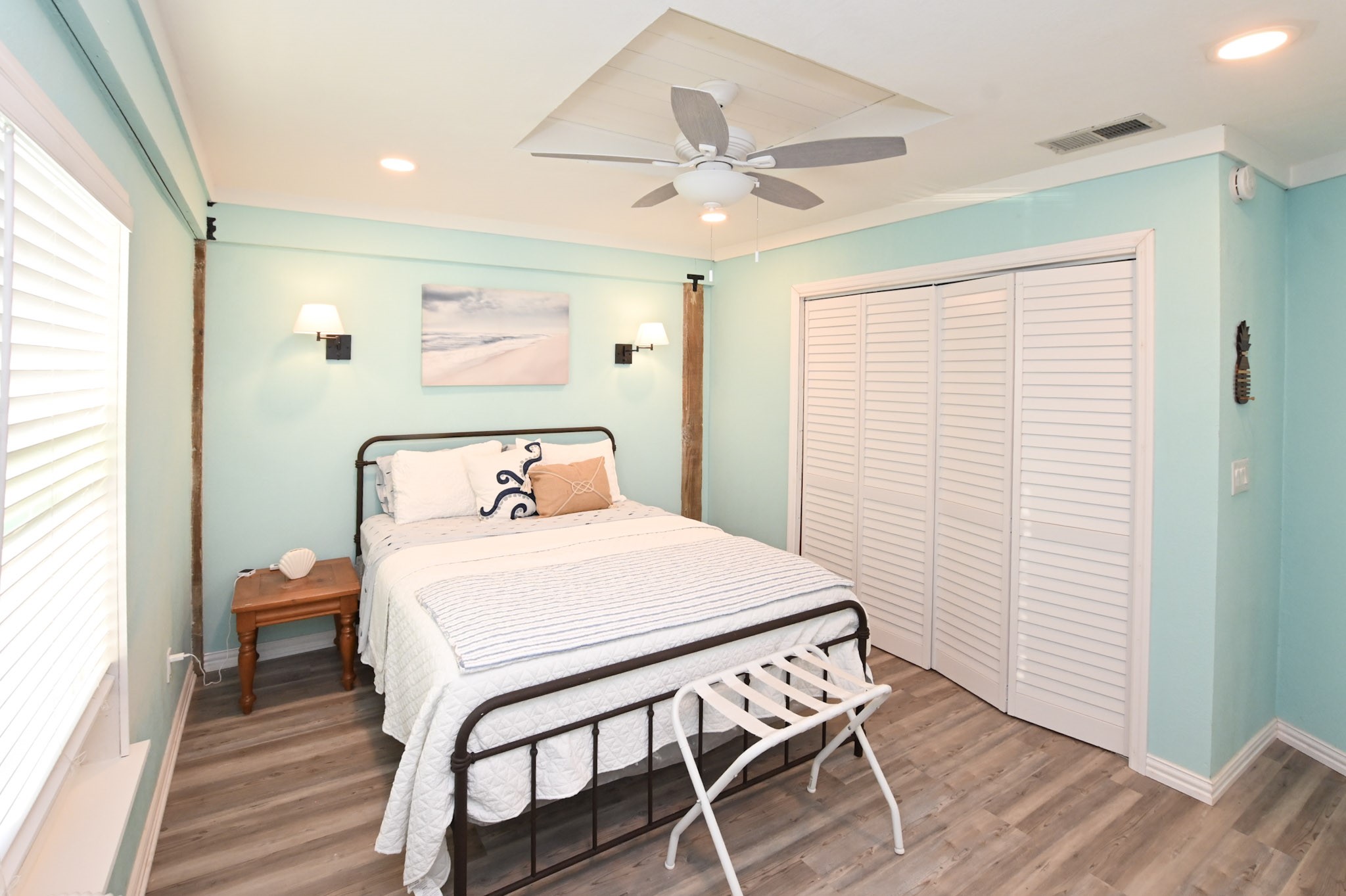 Front bedroom with water view.