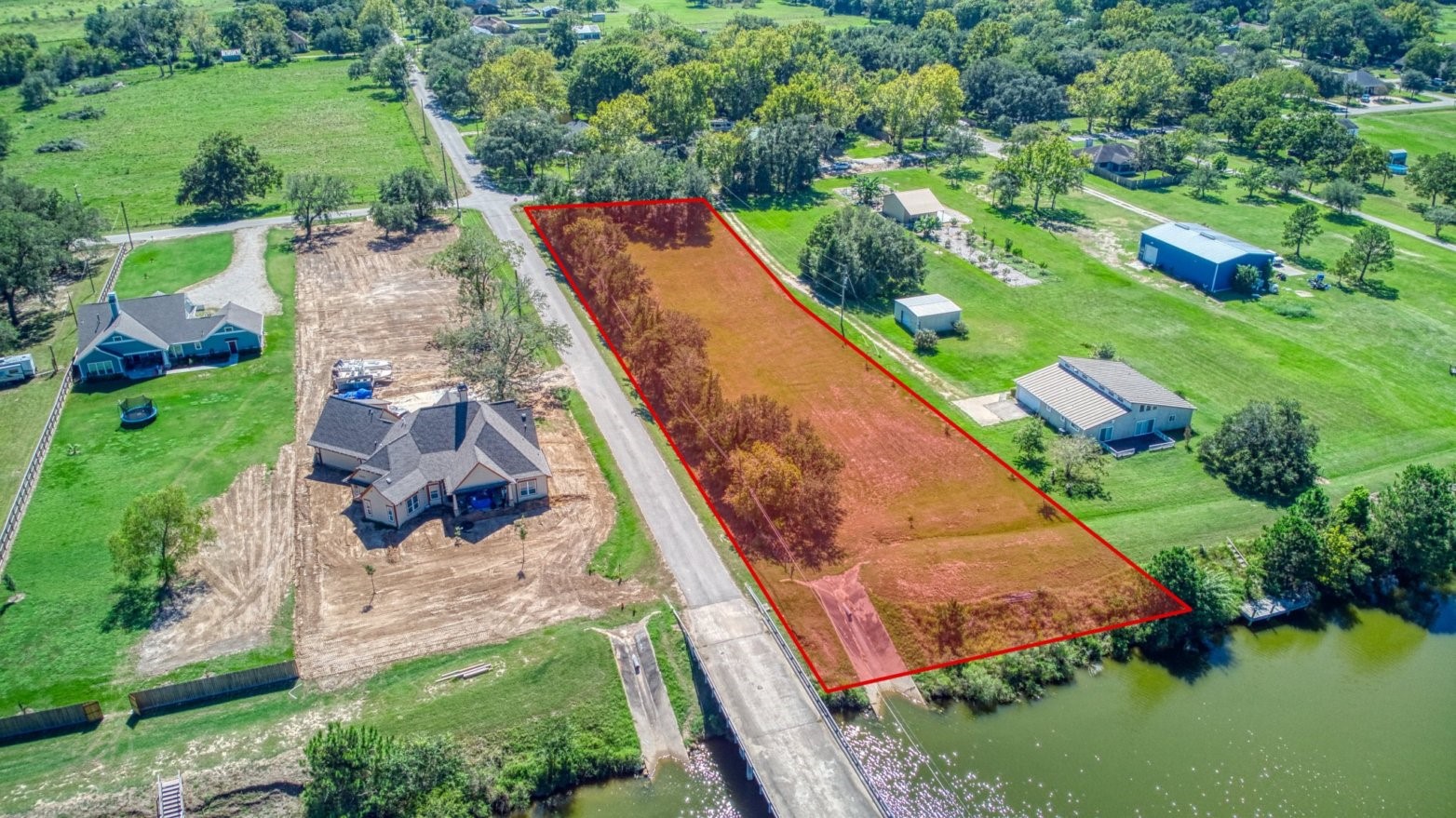 8614 Robinson Road, Hitchcock, TX 77563