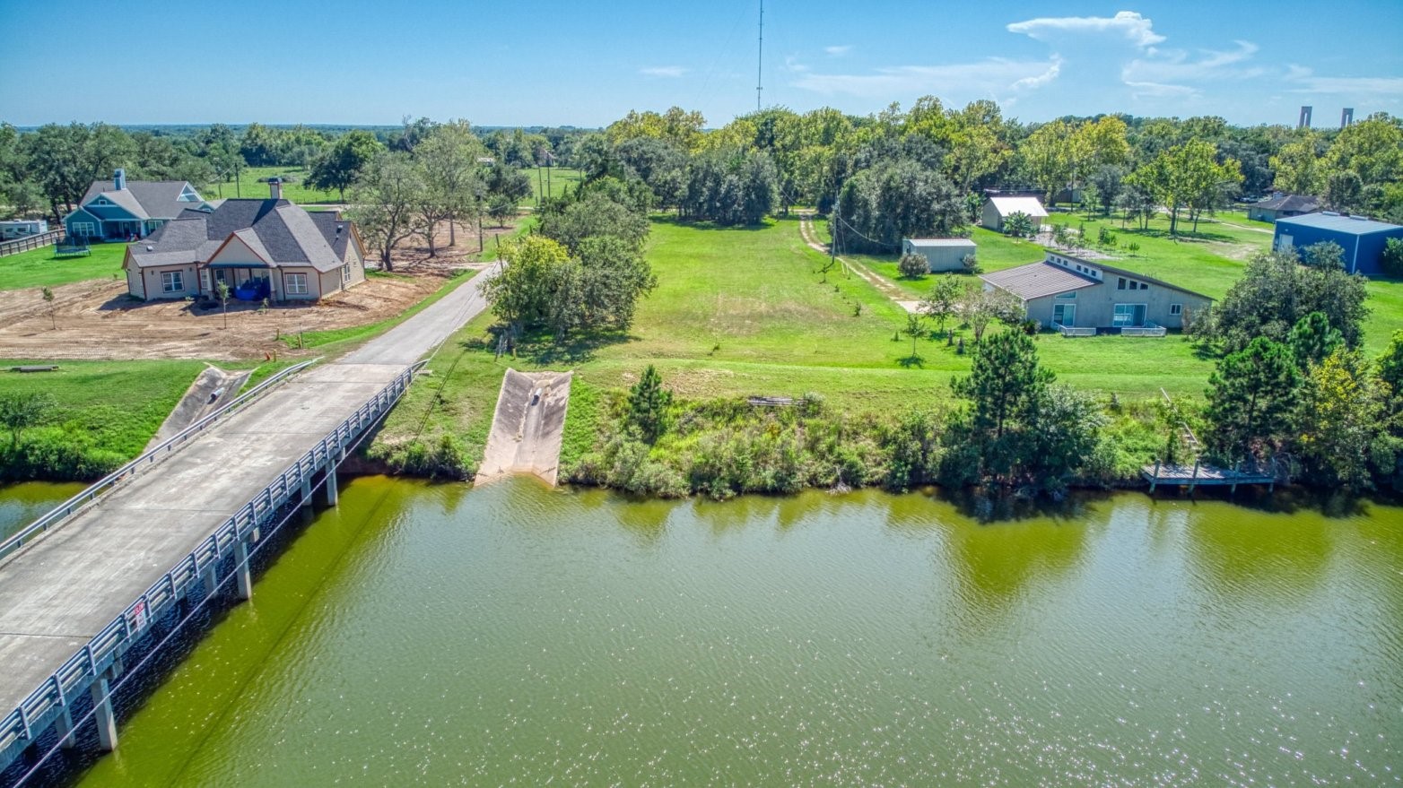 8614 Robinson Road, Hitchcock, TX 77563