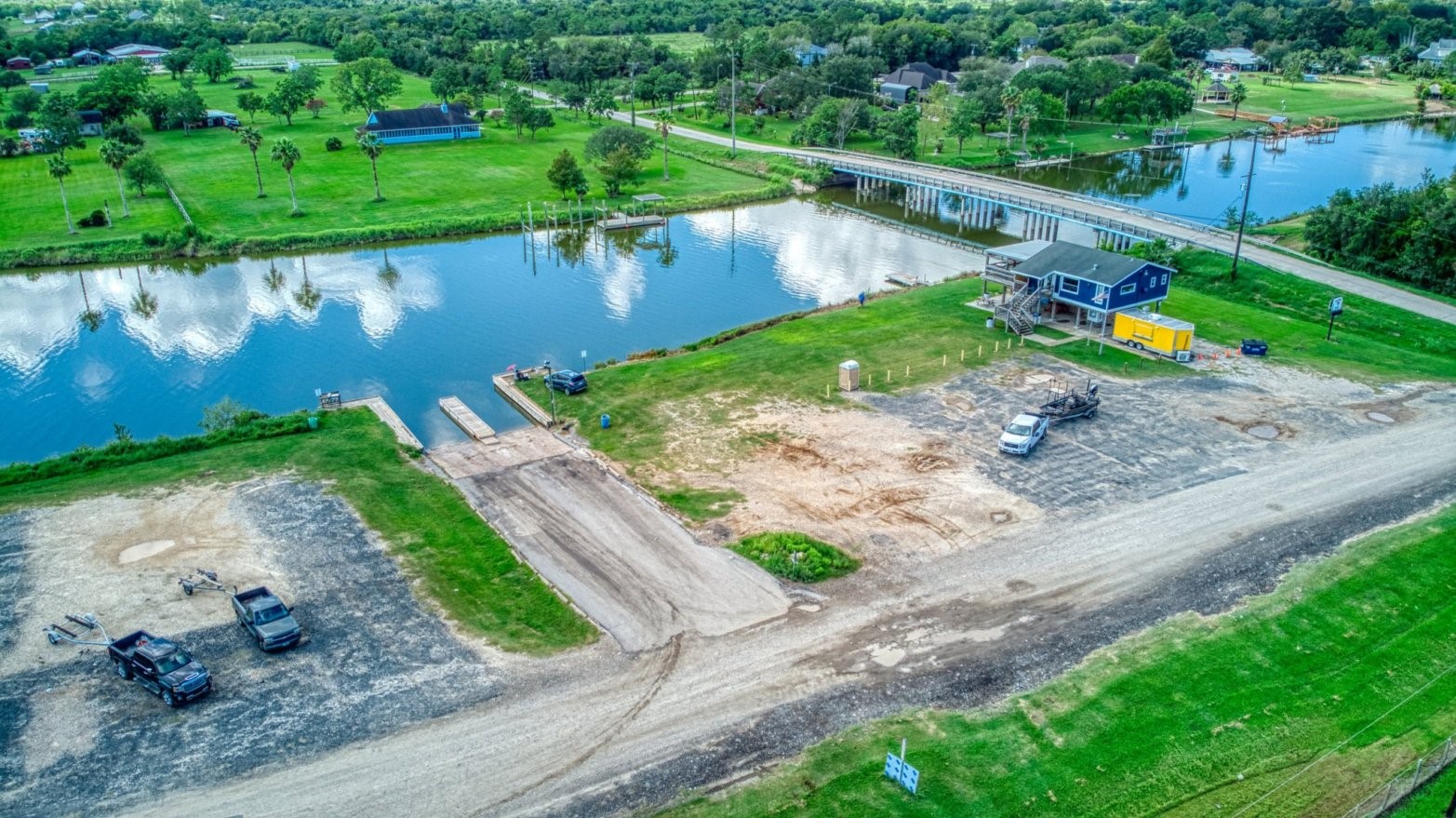 8614 Robinson Road, Hitchcock, TX 77563