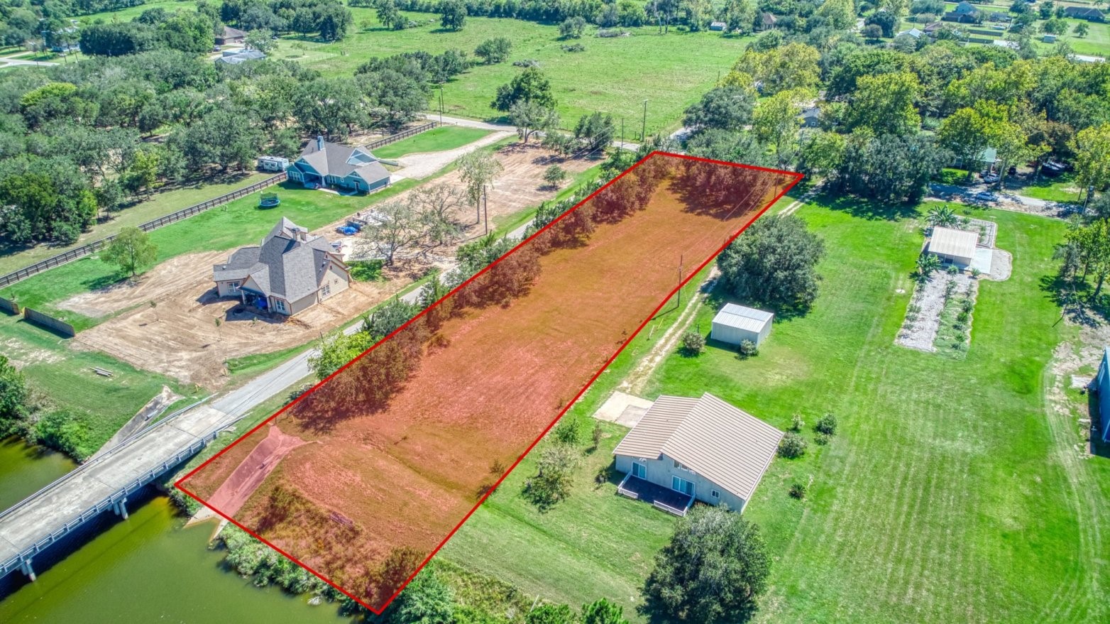 8614 Robinson Road, Hitchcock, TX 77563