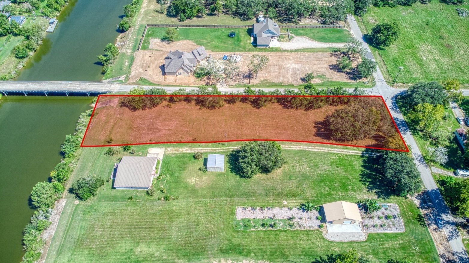 8614 Robinson Road, Hitchcock, TX 77563