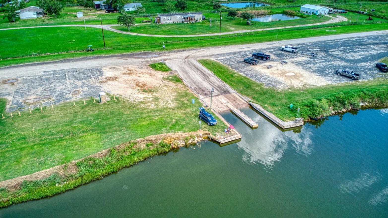 8614 Robinson Road, Hitchcock, TX 77563