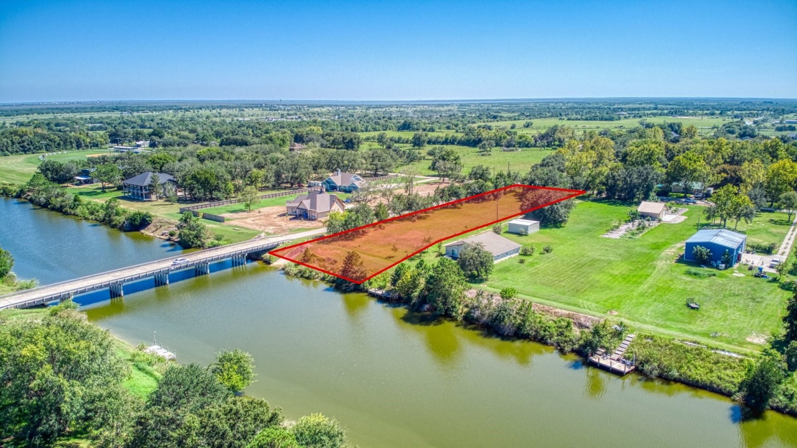 8614 Robinson Road, Hitchcock, TX 77563